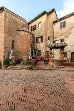 Borgo Antico Residence - Tuscan Charm Apartment in Tuscany