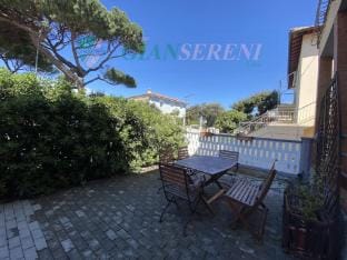 Via della Principessa a stone's throw from the sea-Rif. Paradisino Apartment in San Vincenzo