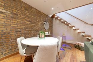 Soho Stylish Stay | Top Rated, Guest Favourite! Apartment in City of Westminster