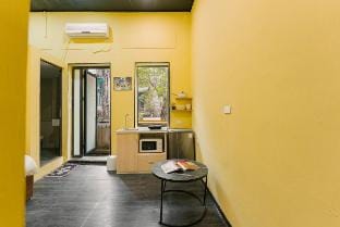 Small Studio|Old Quarter|BALCONY|Street View Vacation rental in Hanoi