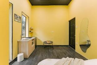 Small Studio|Old Quarter|BALCONY|Street View Vacation rental in Hanoi