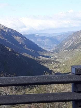 Huge 3 Bedrooms Balcony for 8 pax Serra Estrela Apartment in Portugal