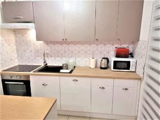 New condo, Quiet, Bright, Terrace, Free Parking Apartment in Paris