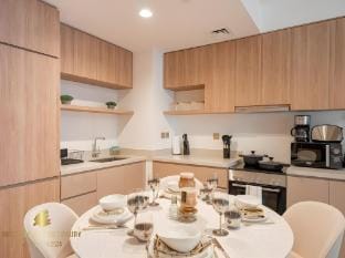Bright & Airy 2BR-2min Walk to Business Bay Metro Vacation rental in Dubai