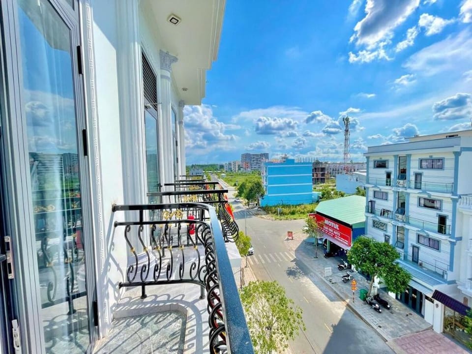 I 401 Violet I Modern loft-style Studio w Balcony Vacation rental in Cambodia