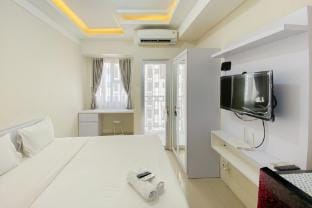 Simple Cozy Studio Transpark Juanda By Travelio Apartment in West Java