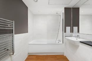 Modern 3 Bed 2 Bath Flat in heart of Dalston Apartment in London Borough of Islington