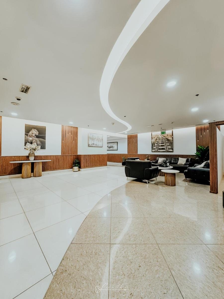Liv with us Holiday Homes - Marina View Tower B Apartment in Dubai