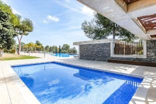 Modern and bright duplex, with sea views Vacation rental in Garraf
