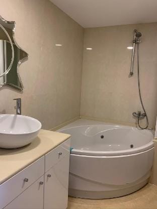 Ground floor with sea views Vacation rental in Sitges