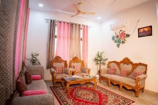 Your Peaceful Retreat | Near Janeshwar Park Vacation rental in Lucknow