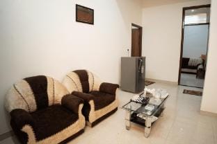 Cozy Stay Near UP Darshan Park | Breakfast Vacation rental in Lucknow