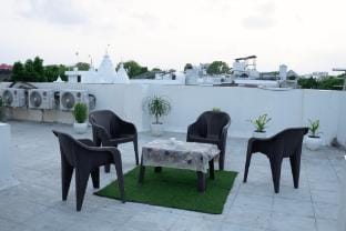 Cozy Stay Near UP Darshan Park | Breakfast Vacation rental in Lucknow