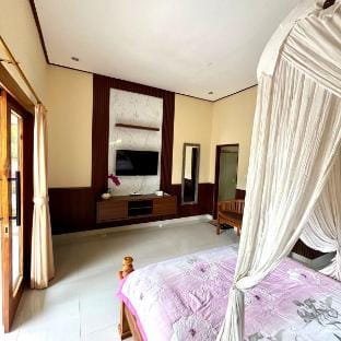 Room 5 Minutes from Centre: Your Perfect Home Vacation rental in Kuta