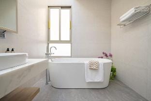 New Cozy 3BR Pool Villa Best Location BangtaoBeach Villa in Choeng Thale