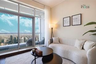 Luxury 71st FL 1Br Spacious Skyline Private Balcony Vacation rental in Dubai