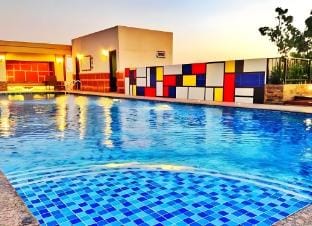 Morgan Suite 1br BGC walk to Venice Canal Mall2 Vacation rental in Makati