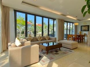 Spacious Villa L - The Ocean Villas Resort Vacation rental in Hoa Hai