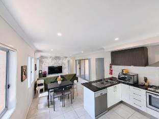 Coomera Comfort Lodge 4B2B Vacation rental in Coomera