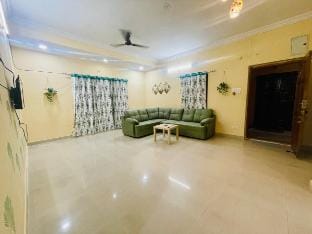 Lovely 2bhk at Begumpet with Ac/ free parking Vacation rental in Secunderabad
