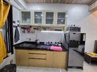 Cozy 1bhk Apartment close to Carter rd. Bandra w Apartment in Mumbai