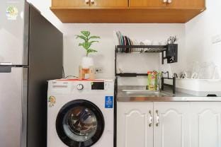 Charming 3-Storey house @ BTS Onnut Station Vacation rental in Bangkok