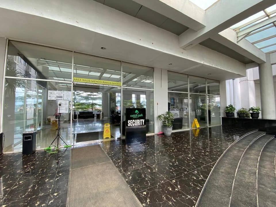 Easton Park Apartment By DPS Hotel in West Java