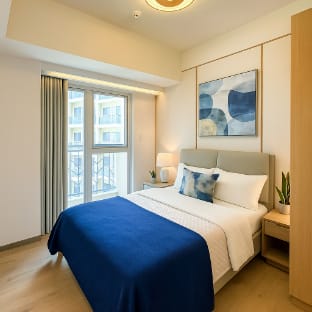 Elegant 3BR w/ Balcony | Near Okada Apartment in Pasay