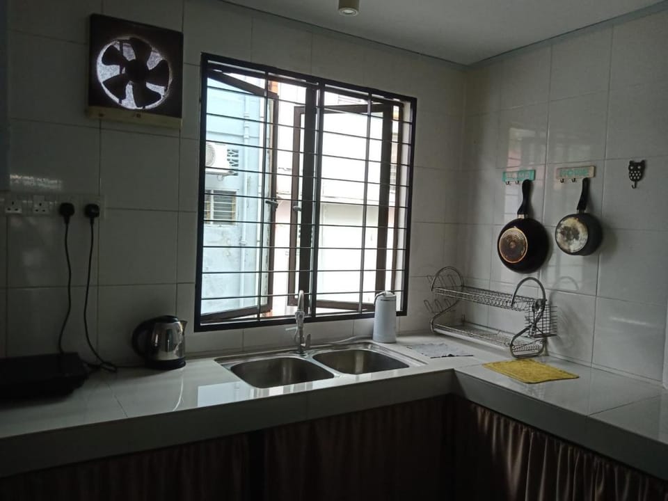 Owl hostel @ Chow Kit Neighborhood in Kuala Lumpur Vacation rental in Federal Territory of Kuala Lumpur