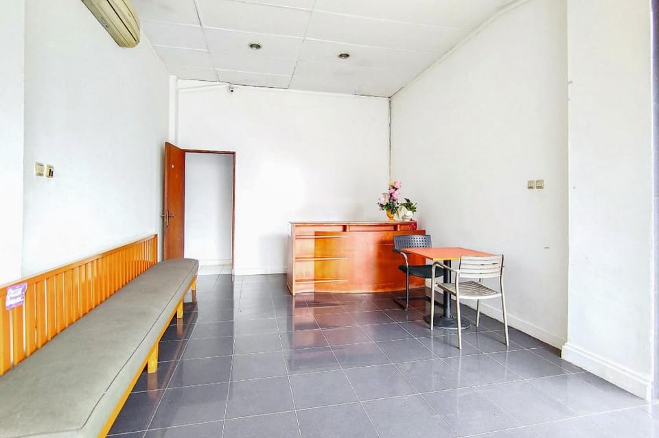 Rabel Guest House RedPartner Hotel in South Jakarta City