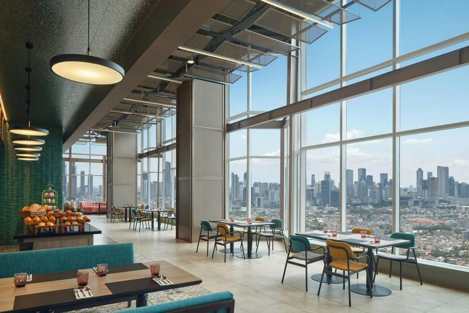 Aloft Jakarta Kebon Jeruk Hotel in Jakarta