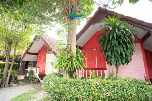 บ้านพักหาดสมบูรณ์  Haad Somboon House Apartment in Prachuap Khiri Khan, Thailand