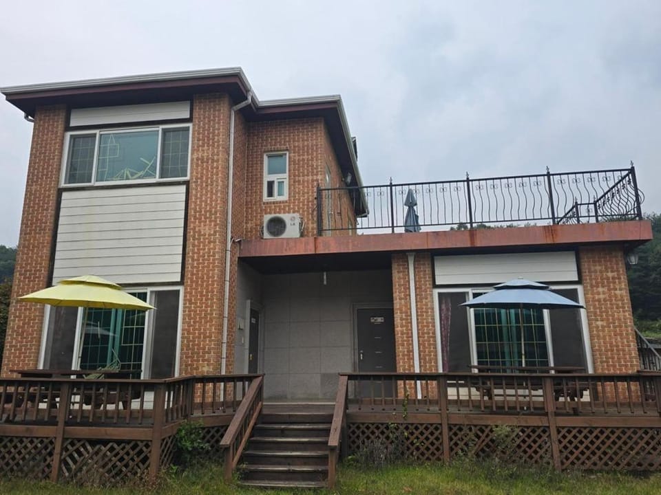 Dolmadang Cheongsu Pension Bed and Breakfast in South Korea