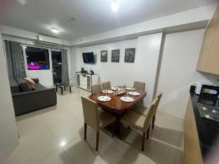 Moa /fireworks view. 3br with big balcony. Vacation rental in Pasay