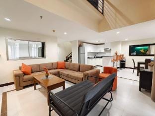 Penthouse Suite 4Bedroom Unit near Ayala Mall Cebu Apartment in Lapu-Lapu City