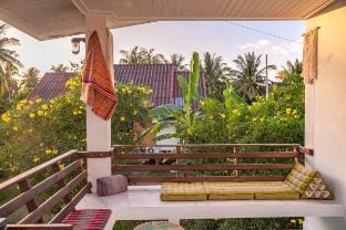  Modern Nature Retreat Vacation rental in Ko Pha-ngan Sub-district