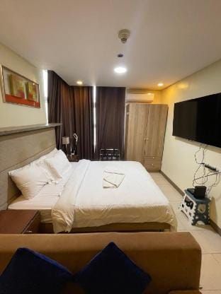 Antel Spa Residences 9D Apartment in Makati
