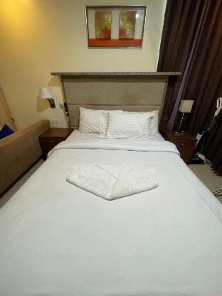 Antel Spa Residences 9D Apartment in Makati