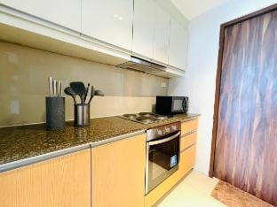 Sleigh The Suite. 3BR BGC. Spacious. Bar Of A Kind Vacation rental in Makati
