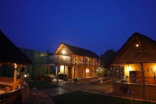 Maharsh Bamboo Stays Devanahalli Farm Stay in Tamil Nadu