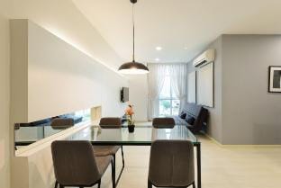 Couples Getaway LIII | Cozy 2BR Suite Apartment in George Town