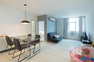 Couples Getaway LVII | Cozy 2BR Suite Apartment in George Town