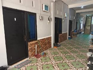 Kostel Neay Kos Syariah Kusus Putri/Pasutri Resmi Apartment in Indonesia