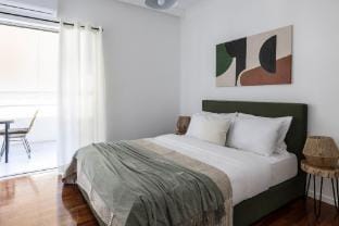 Stylish 1BR Retreat Near Alimos Beach & Tram Apartment in Alimos