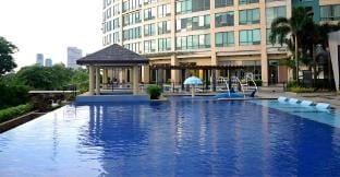 Forbestown BGC |Luxe 2BR loft| Pool & Gym Use Apartment in Makati