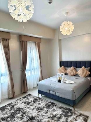 Airport NAIA Terminal 3 Insane Interior Apartment in Pasay