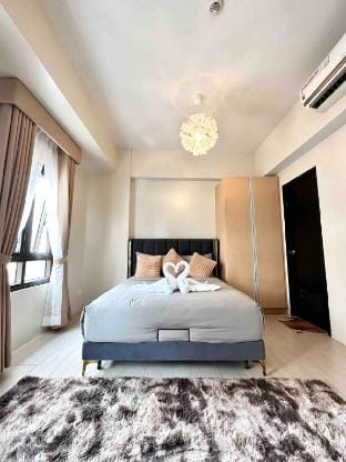 Airport NAIA Terminal 3 Insane Interior Apartment in Pasay