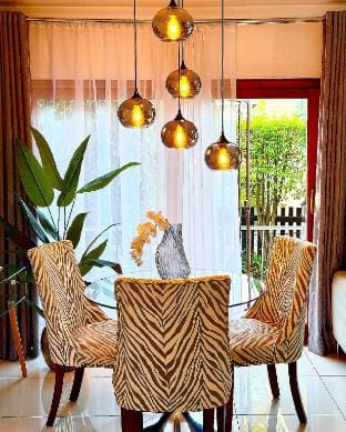 Stylish Apartment near Monte Casino Apartment in Sandton
