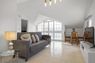 Golden Coast B by Homie Apartment in Madeira District