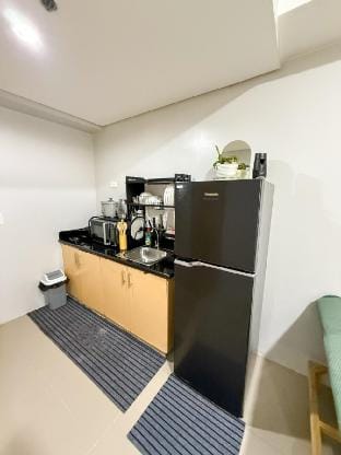 Spacious 1BR Unit+Balcony Grass T5 beside SM North Apartment in Quezon City